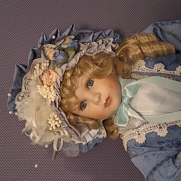 Signed Gustave Wolff 21" Porcelain Doll A00032 Savannah Wimbledon Collection - Picture 2 of 10